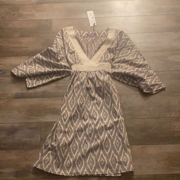 NWT boutique tunic  - Picture 1 of 4